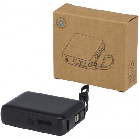 Acrux 35 W 10.000 mah tablet powerbank mit integriertem Typ-C-Kabel aus recyceltem kunststoff 